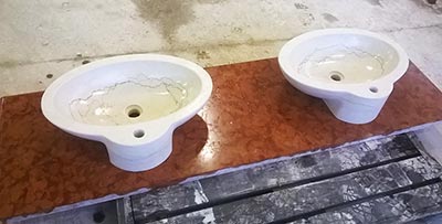 Coppia di lavabi in biancone Lavorazione Marmi a Venezia: Marmi Piccolo